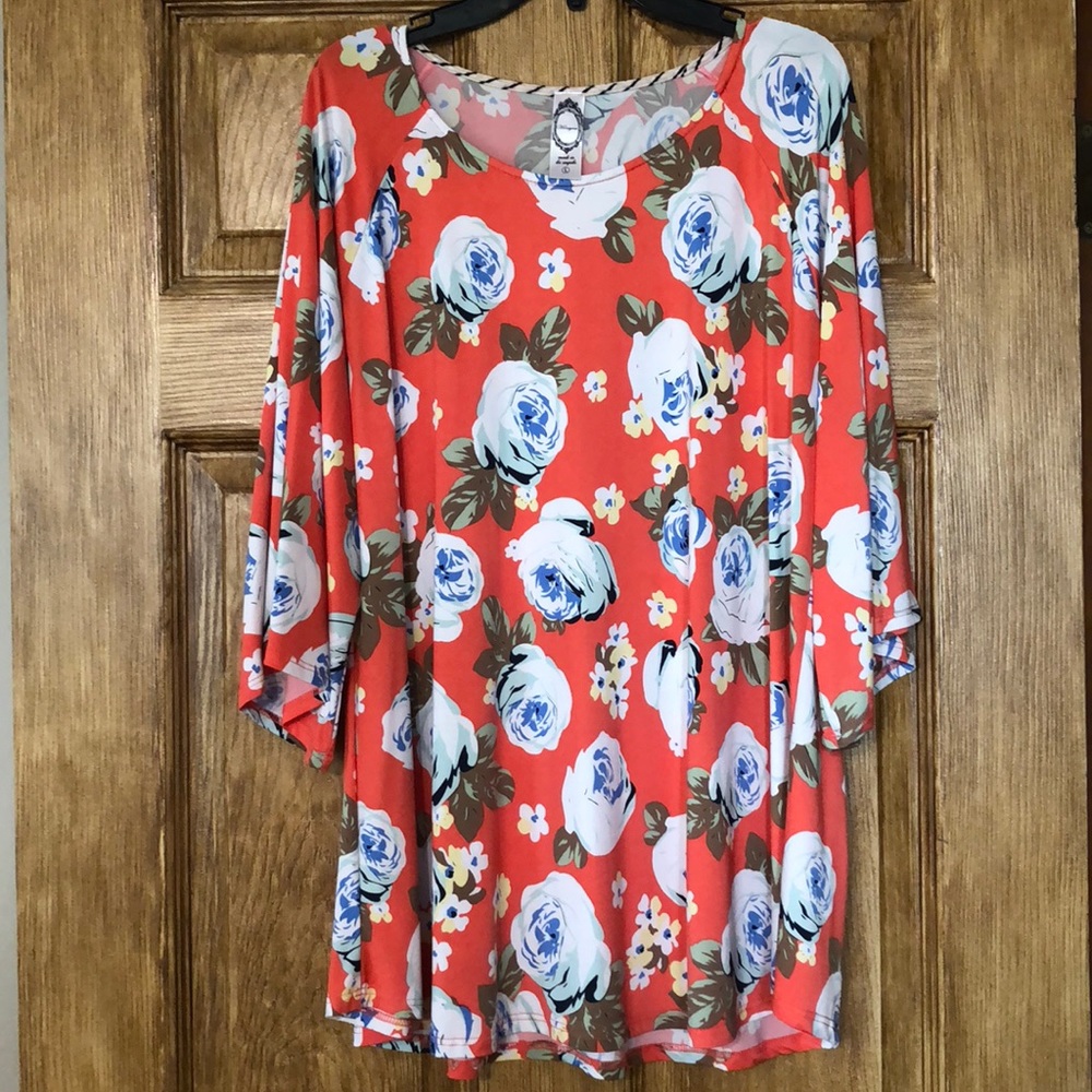 Bell sleeve top